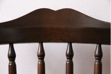 中古　クラシカルな雰囲気漂う北海道民芸家具のダイニングチェアHM626(椅子、ウィンザーチェア、板座チェア、ウインザーチェア)(R-047242)