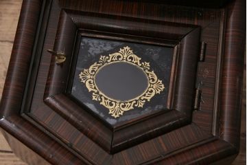 アンティーク時計 電池式　針のデザインがお洒落な八角柱時計(掛け時計)(R-047249)