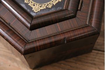 アンティーク時計 電池式　針のデザインがお洒落な八角柱時計(掛け時計)(R-047249)
