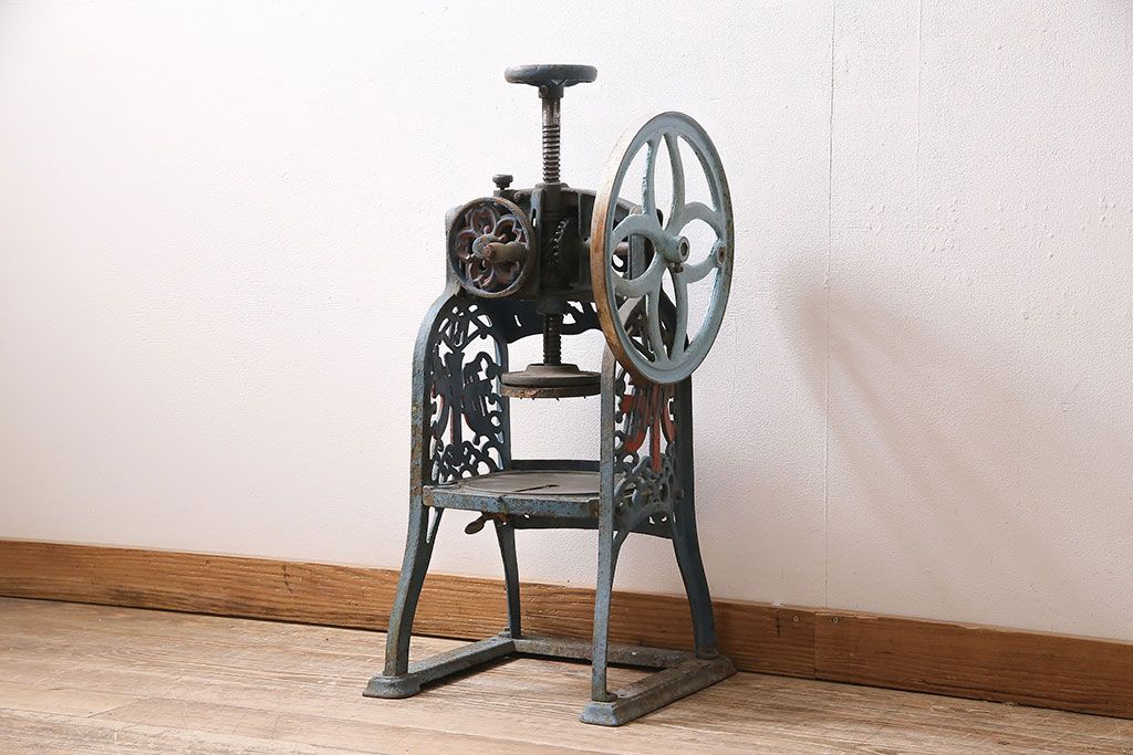 ジャンク品 アンティーク雑貨 帝農社製 T.N.ICE PLANER ミカド式 レトロで凝ったデザインが魅力的な手動式かき氷機(氷削機、手回し、ディスプレイ)(R-047251)