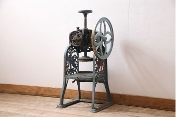 ジャンク品 アンティーク雑貨 帝農社製 T.N.ICE PLANER ミカド式 レトロで凝ったデザインが魅力的な手動式かき氷機(氷削機、手回し、ディスプレイ)(R-047251)