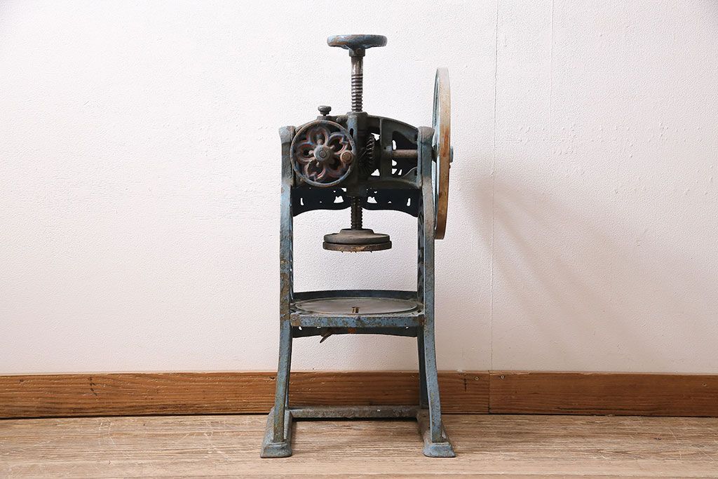 ジャンク品 アンティーク雑貨 帝農社製 T.N.ICE PLANER ミカド式 レトロで凝ったデザインが魅力的な手動式かき氷機(氷削機、手回し、ディスプレイ)(R-047251)
