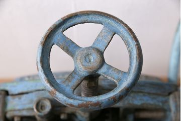 ジャンク品 アンティーク雑貨 帝農社製 T.N.ICE PLANER ミカド式 レトロで凝ったデザインが魅力的な手動式かき氷機(氷削機、手回し、ディスプレイ)(R-047251)