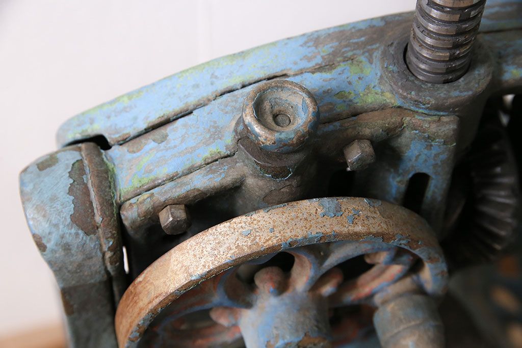 ジャンク品 アンティーク雑貨 帝農社製 T.N.ICE PLANER ミカド式 レトロで凝ったデザインが魅力的な手動式かき氷機(氷削機、手回し、ディスプレイ)(R-047251)