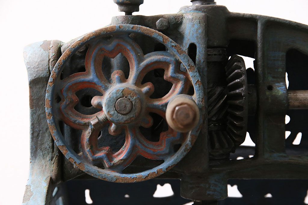 ジャンク品 アンティーク雑貨 帝農社製 T.N.ICE PLANER ミカド式 レトロで凝ったデザインが魅力的な手動式かき氷機(氷削機、手回し、ディスプレイ)(R-047251)