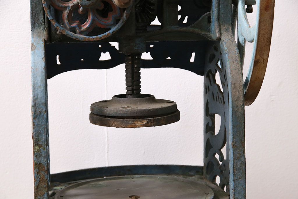 ジャンク品 アンティーク雑貨 帝農社製 T.N.ICE PLANER ミカド式 レトロで凝ったデザインが魅力的な手動式かき氷機(氷削機、手回し、ディスプレイ)(R-047251)