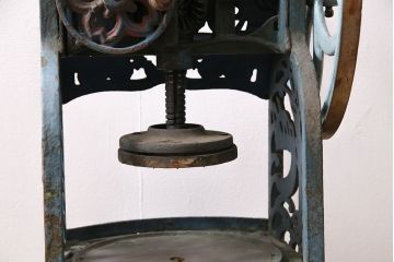 ジャンク品 アンティーク雑貨 帝農社製 T.N.ICE PLANER ミカド式 レトロで凝ったデザインが魅力的な手動式かき氷機(氷削機、手回し、ディスプレイ)(R-047251)