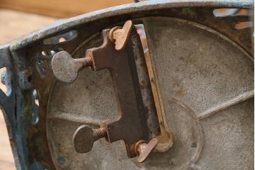 ジャンク品　アンティーク雑貨　帝農社製　T.N.ICE PLANER　ミカド式　レトロで凝ったデザインが魅力的な手動式かき氷機(氷削機、手回し、ディスプレイ)(R-047251)