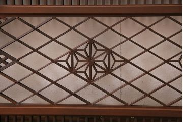 アンティーク建具　繊細に並んだ細い桟に組子が映える筬欄間(オサランマ、明り取り、建具)(R-047256)