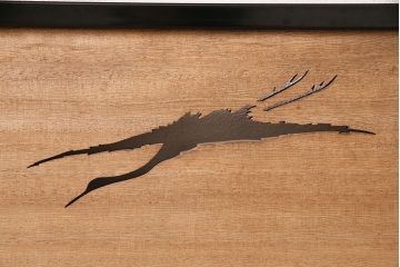 アンティーク建具　昭和レトロ　透かし彫り　鶴の図　漆塗りが上品な雰囲気を演出してくれる欄間(明かり取り、明り取り)(R-047259)