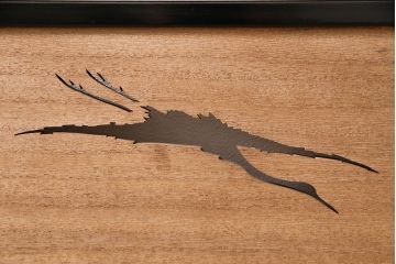 アンティーク建具　昭和レトロ　透かし彫り　鶴の図　漆塗りが上品な雰囲気を演出してくれる欄間(明かり取り、明り取り)(R-047259)