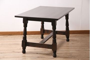 ビンテージ　松本民芸家具　挽き物の脚が目を引くクラシカルなダイニングテーブル(食卓)(R-047263)