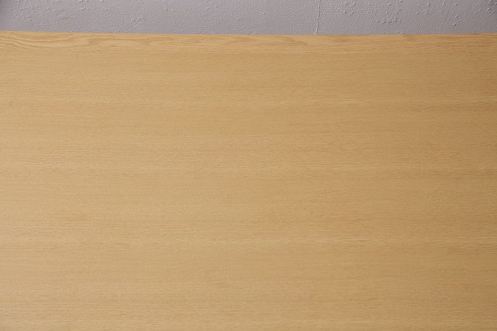 美品　富士ファニチア(FUJI FURNITURE)　Ahti(アハティ)　柔らかな曲線が美しいダイニングテーブル(食卓、4人掛け、6人掛け)(定価約13万円)(R-047264)