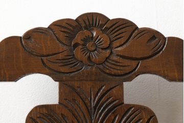 イギリスアンティーク　オーク材　大振りな花の意匠とバルボスレッグが存在感を放つダイニングチェア(イス、椅子)(R-047266)