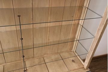 アンティーク　大正期　ストリップド(剥離)　栗材製　品格のある佇まいが魅力的な特大ガラスケース(飾り棚、ショーケース、陳列棚)(R-047269)