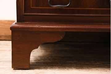 ビンテージ　マホガニー材　イギリスからやってきた格式高いスモールチェスト(引き出し、サイドチェスト)(R-047271)