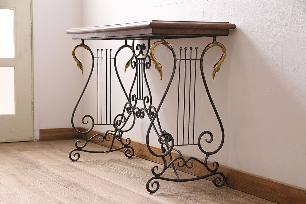 中古　イギリス家具　MAITLAND SMITH(メートランドスミス)　白鳥モチーフの脚がお洒落なコンソールテーブル(定価約30万円)(飾り台)(R-047275)