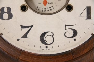 アンティーク時計　8DAY CLOCK　お洒落なディスプレイとして活躍してくれる赤菱式改良掛時計(柱時計、壁掛け時計、ディスプレイ時計)(R-047277)