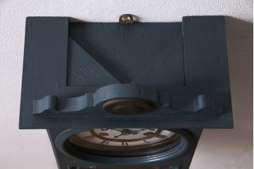 アンティーク時計　戦前　精工舎(セイコー、SEIKOSHA)　当店でネイビーのペイントを施した、筋ガラスがお洒落な掛時計(掛け時計、古時計)(R-047279)