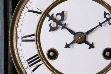 アンティーク時計　戦前　精工舎(セイコー、SEIKOSHA)　当店でネイビーのペイントを施した、筋ガラスがお洒落な掛時計(掛け時計、古時計)(R-047279)