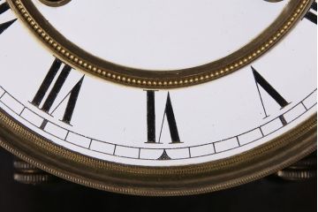 アンティーク時計　戦前　精工舎(セイコー、SEIKOSHA)　当店でネイビーのペイントを施した、筋ガラスがお洒落な掛時計(掛け時計、古時計)(R-047279)