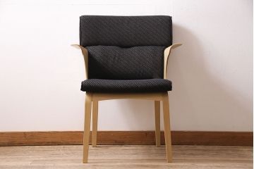 中古　富士ファニチア(富士ファニチュア、フジファニチュア、FUJI FURNITURE、富士ファニチャー)布Aタイプ　アームのシルエットが素敵なオーク材製アームチェア(定価約6万5千円)(ダイニングチェア、椅子)(R-047281)