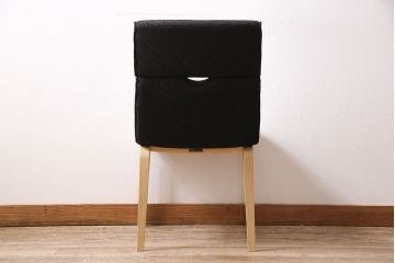 中古　富士ファニチア(富士ファニチュア、フジファニチュア、FUJI FURNITURE、富士ファニチャー)　布Aタイプ　北欧スタイルに活躍するオーク材製のアームレスチェア(定価約4万5千円)(ダイニングチェア、椅子)(R-047282)