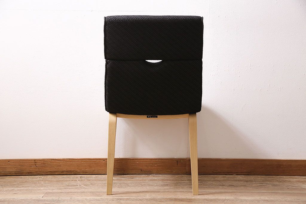 中古　富士ファニチア(富士ファニチュア、フジファニチュア、FUJI FURNITURE、富士ファニチャー)　布Aタイプ　北欧スタイルに活躍するオーク材製のアームレスチェア(定価約4万5千円)(ダイニングチェア、椅子)(R-047283)