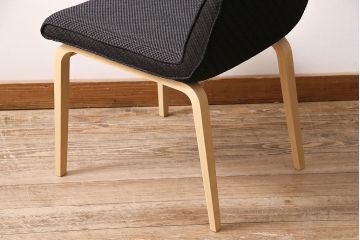 中古　富士ファニチア(富士ファニチュア、フジファニチュア、FUJI FURNITURE、富士ファニチャー)　布Aタイプ　北欧スタイルに活躍するオーク材製のアームレスチェア(定価約4万5千円)(ダイニングチェア、椅子)(R-047285)