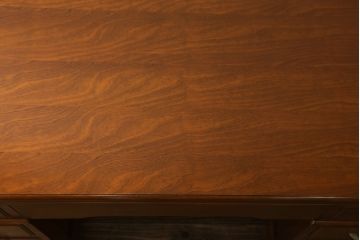 昭和レトロ　組み立て式　ノスタルジックな雰囲気が魅力のカバ材製両袖デスク(両袖机、在宅ワーク、在宅用ワークデスク、作業台)(R-047296)