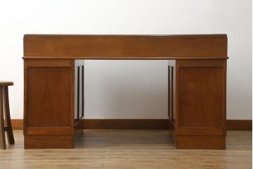 昭和レトロ　組み立て式　ノスタルジックな雰囲気が魅力のカバ材製両袖デスク(両袖机、在宅ワーク、在宅用ワークデスク、作業台)(R-047296)