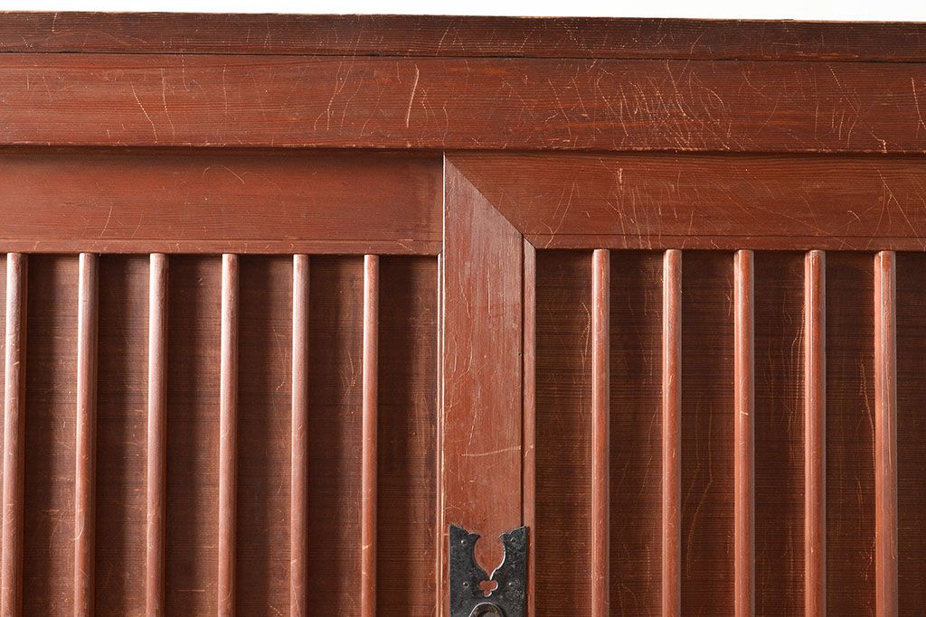 和製アンティーク　ヒノキ材　和モダンな空間作りに!縦と横の桟が上品な和を演出する収納箪笥(水屋箪笥、重ね箪笥)(R-047297)