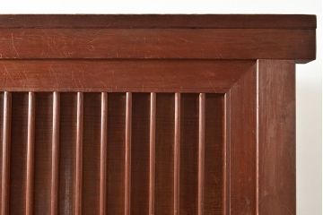 和製アンティーク　ヒノキ材　和モダンな空間作りに!縦と横の桟が上品な和を演出する収納箪笥(水屋箪笥、重ね箪笥)(R-047297)