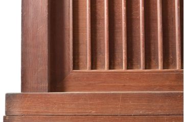 和製アンティーク　ヒノキ材　和モダンな空間作りに!縦と横の桟が上品な和を演出する収納箪笥(水屋箪笥、重ね箪笥)(R-047297)