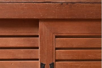 和製アンティーク　ヒノキ材　和モダンな空間作りに!縦と横の桟が上品な和を演出する収納箪笥(水屋箪笥、重ね箪笥)(R-047297)