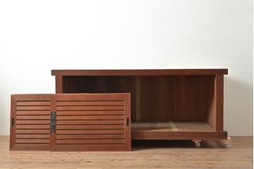 和製アンティーク　ヒノキ材　和モダンな空間作りに!横桟が上品な収納箪笥(水屋箪笥、サイドボード)(R-047299)