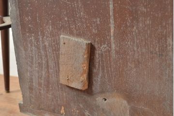 和製アンティーク　ヒノキ材　年月を重ねた味わいがたっぷり感じられるガラス戸棚(収納棚、サイドボード)(R-047300)