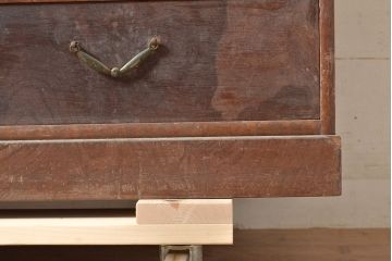 和製アンティーク　前面ケヤキ材　貴重な玉杢と桐鳳凰図が上品な和を醸し出す茶棚(飾り棚、茶箪笥、収納棚)(R-047301)