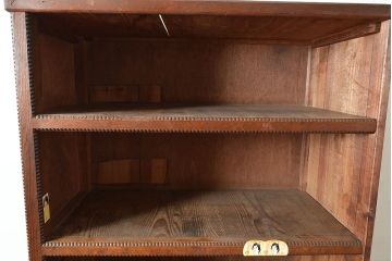 大正ロマン　前面栓材　彫りがアクセントになった奥行が深いオープンラック(収納棚)(R-047304)
