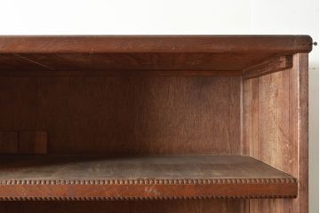 大正ロマン　前面栓材　彫りがアクセントになった奥行が深いオープンラック(収納棚)(R-047304)
