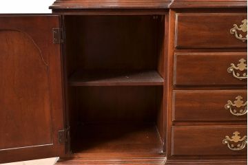 中古　DREXEL HERITAGE(ドレクセルヘリテイジ)　LARRY W. KIDDY　コレクションケースにおすすめ!高級感を演出する照明付きキャビネット(キュリオケース、飾り棚)(R-047305)