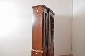 中古　DREXEL HERITAGE(ドレクセルヘリテイジ)　LARRY W. KIDDY　コレクションケースにおすすめ!高級感を演出する照明付きキャビネット(キュリオケース、飾り棚)(R-047305)