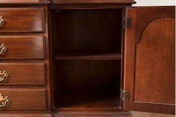 中古　DREXEL HERITAGE(ドレクセルヘリテイジ)　LARRY W. KIDDY　コレクションケースにおすすめ!高級感を演出する照明付きキャビネット(キュリオケース、飾り棚)(R-047305)