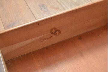 中古　DREXEL HERITAGE(ドレクセルヘリテイジ)　LARRY W. KIDDY　コレクションケースにおすすめ!高級感を演出する照明付きキャビネット(キュリオケース、飾り棚)(R-047305)