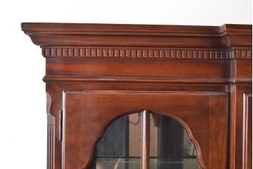 中古　DREXEL HERITAGE(ドレクセルヘリテイジ)　LARRY W. KIDDY　コレクションケースにおすすめ!高級感を演出する照明付きキャビネット(キュリオケース、飾り棚)(R-047305)
