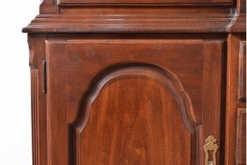 中古　DREXEL HERITAGE(ドレクセルヘリテイジ)　LARRY W. KIDDY　コレクションケースにおすすめ!高級感を演出する照明付きキャビネット(キュリオケース、飾り棚)(R-047305)