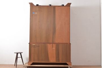 中古　DREXEL HERITAGE(ドレクセルヘリテイジ)　LARRY W. KIDDY　コレクションケースにおすすめ!高級感を演出する照明付きキャビネット(キュリオケース、飾り棚)(R-047305)