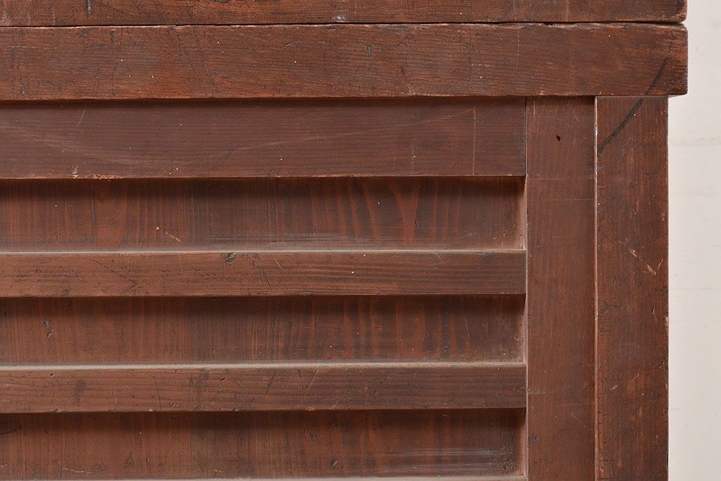 和製アンティーク　和モダンな空間づくりに活躍する、ヒノキ材製の収納箪笥(水屋箪笥、キャビネット)(R-047307)