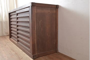 和製アンティーク　和モダンな空間づくりに活躍する、ヒノキ材製の収納箪笥(水屋箪笥、サイドボード)(R-047308)