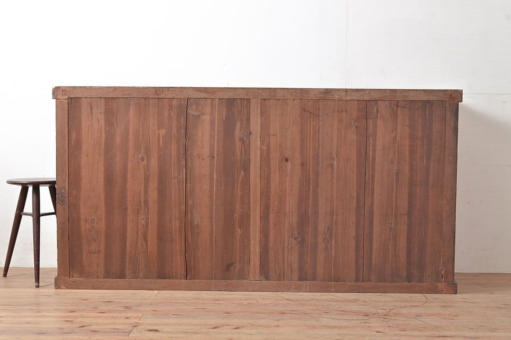 和製アンティーク　和モダンな空間づくりに活躍する、ヒノキ材製の収納箪笥(水屋箪笥、サイドボード)(R-047308)